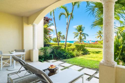 Estate Four Bedroom Beach Pool Residence