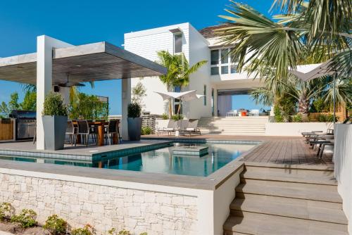 5 Bedroom Sundog Villa
