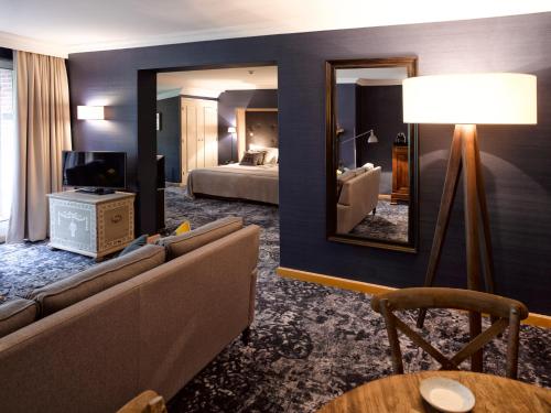Deluxe Royal Suite