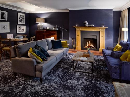Deluxe Royal Suite