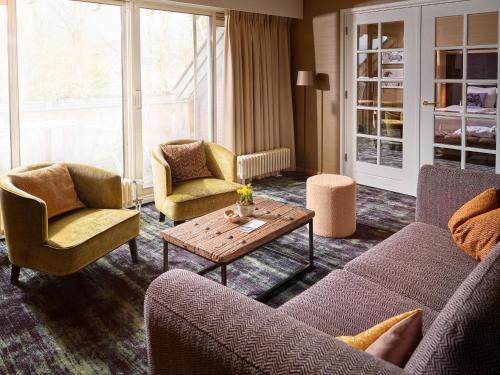 Deluxe Royal Suite