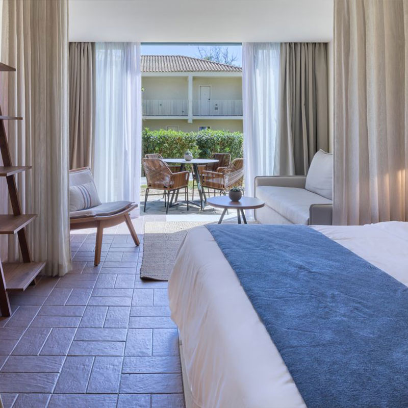 Grand Tropical Cozy Suite (2 Bedrooms)