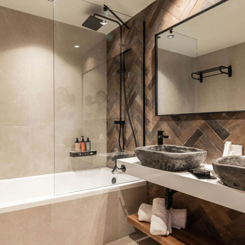 Sapphire Lush Suite (3 Bedrooms)