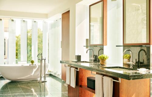 Two-Bedroom Park Corner Suite