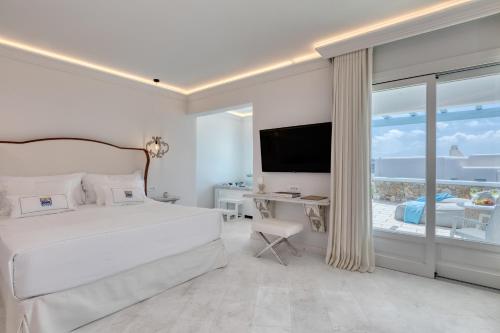 Signature Junior Suite with Indoor Jetted Tub and Private Pool