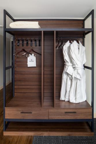 King Room with Bath Tub and Town View - Mobility/Hearing Accessible