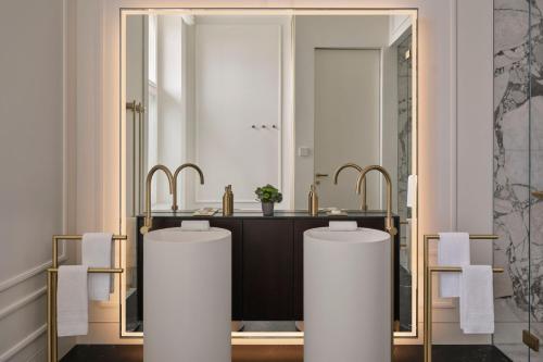 The Ritz-Carlton Symphony Suite with Club lounge access