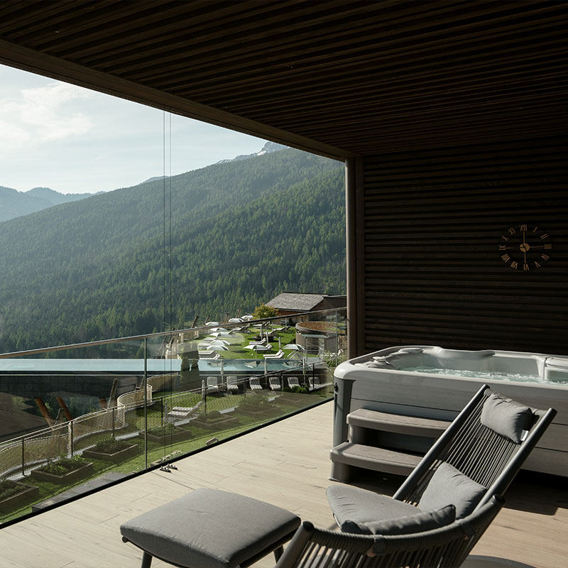 Deluxe Suite with Spa Bath