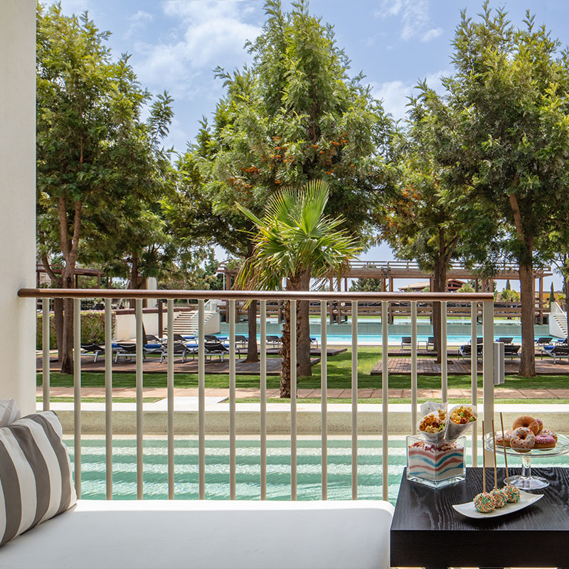 Two Bedroom Family Pool Access Room Twin