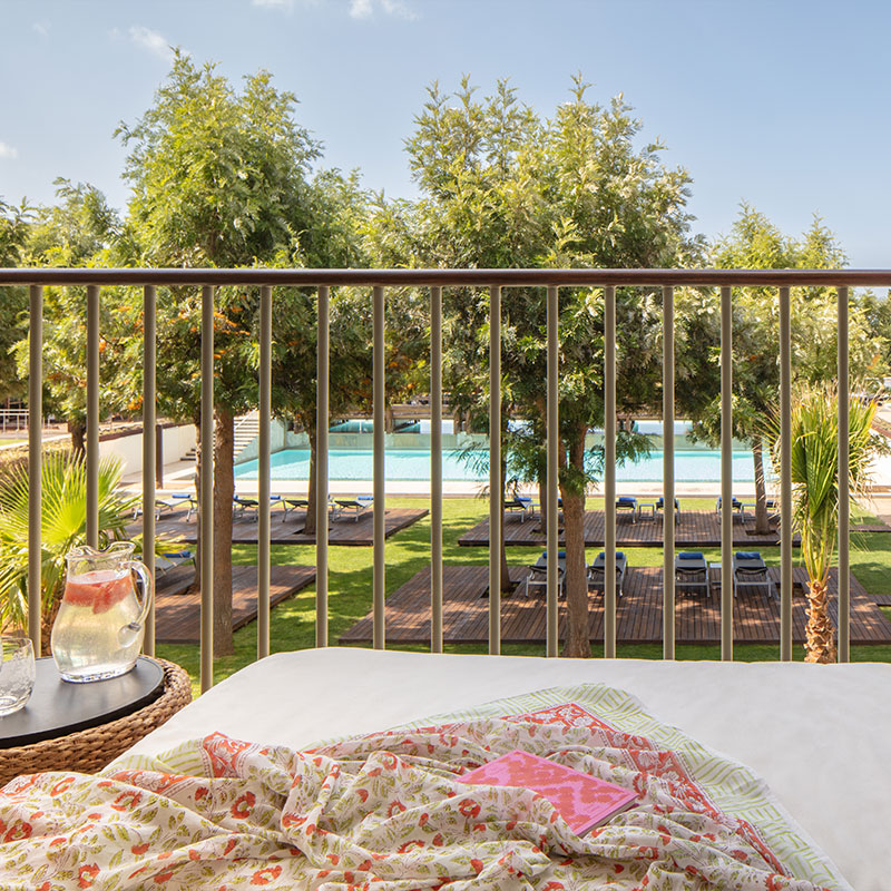 Deluxe Family Pool View