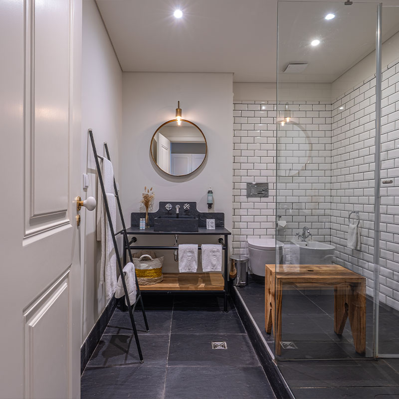 Deluxe Two-Bedroom Apartment