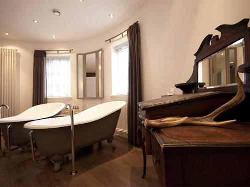 Large Double or Twin Room