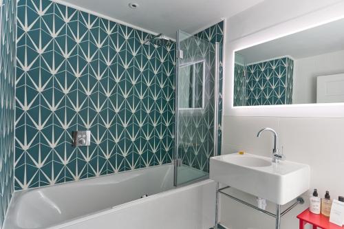 Large Double or Twin Room