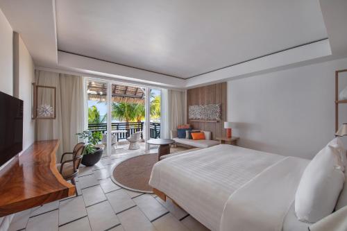Hibiscus Family Ocean View Suite