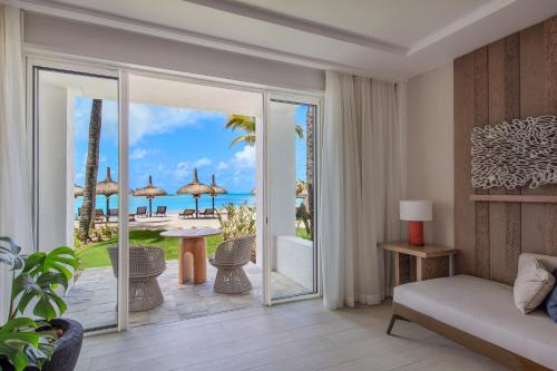 Hibiscus Signature Beachfront Suite