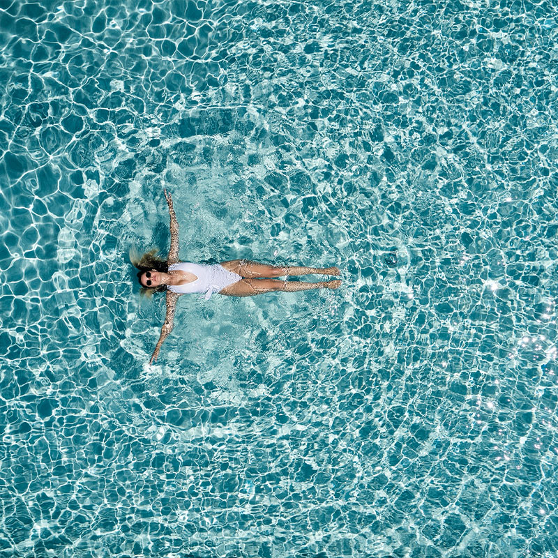 Friends & Family Swim Up Suite