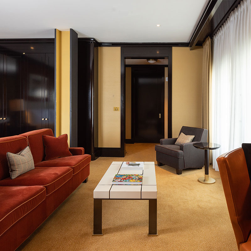 Junior Suite Corner City & River View