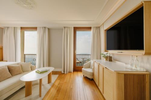 Deluxe Double or Twin Room with Sea View