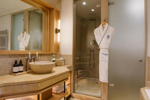 Deluxe Double or Twin Room with Sea View