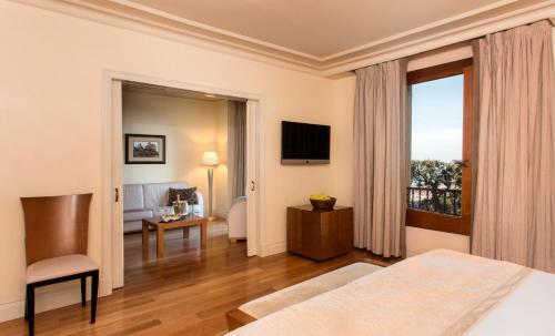 Junior Suite with city view