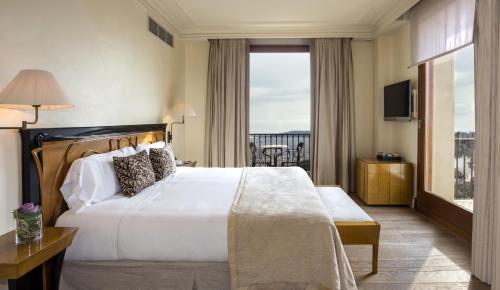 Junior Suite With Mountain View