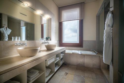 Deluxe Double Room with City View