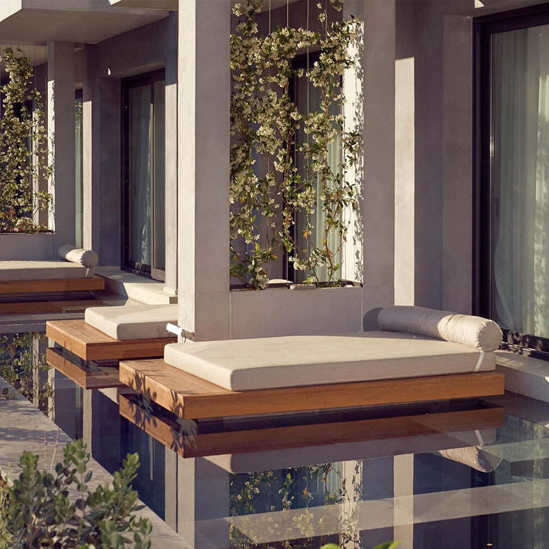 Shared Pool Superior Suite