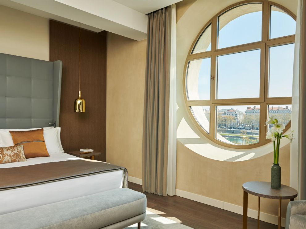 1 King Premium River View