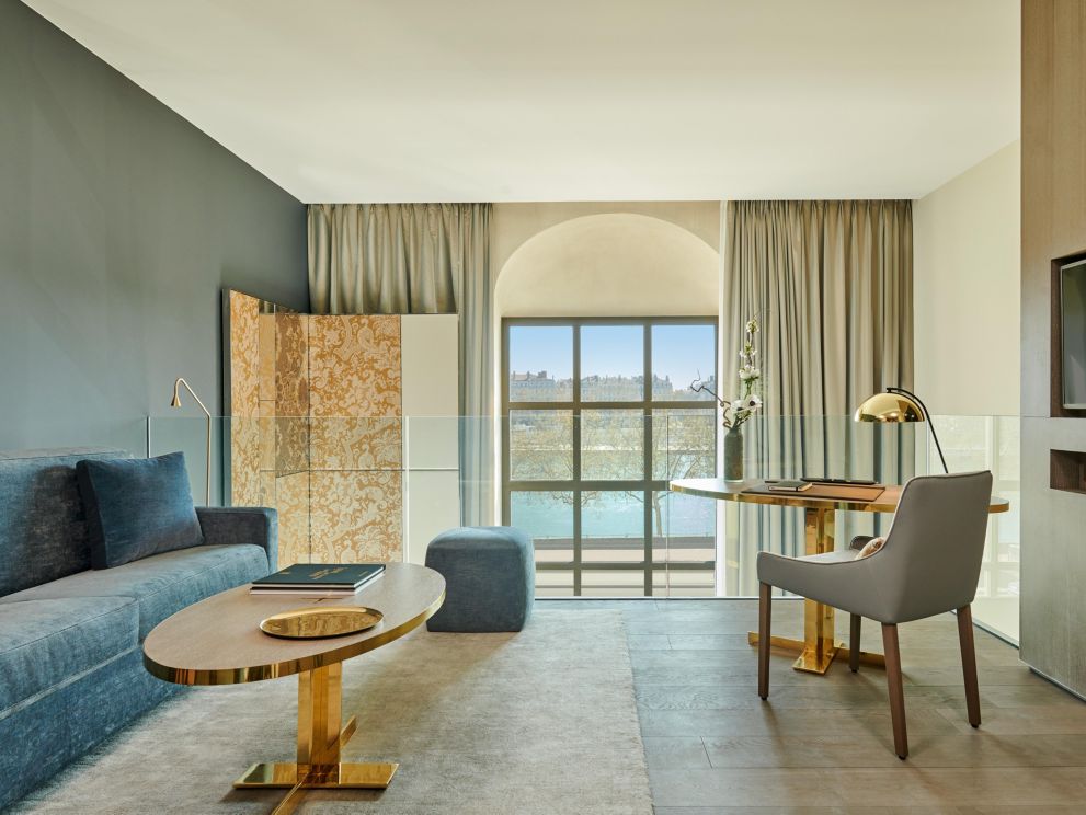 1 King Junior Suite River View