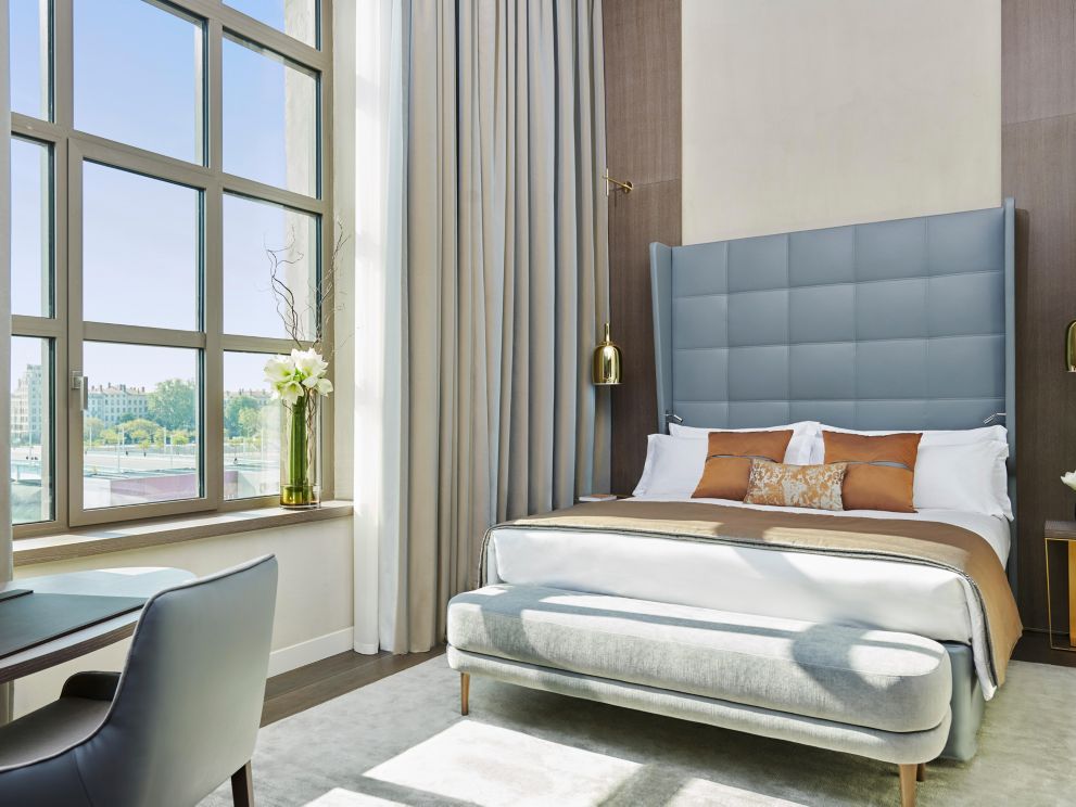 1 King Premium Courtyard View