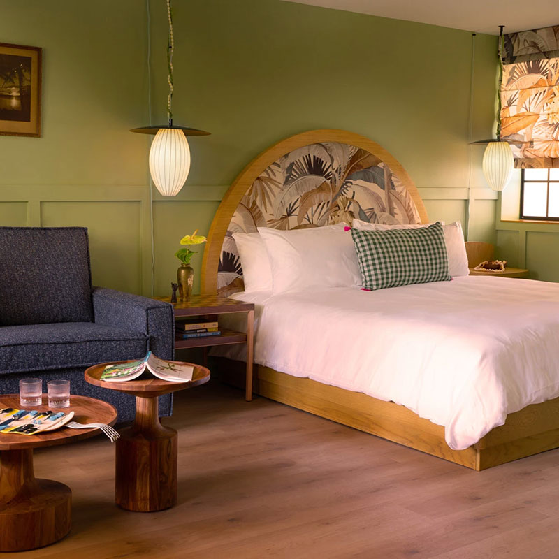 Pool House Studio King Bed