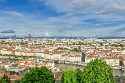 Lyon City View Room