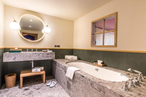 Deluxe Two Bedroom Suite