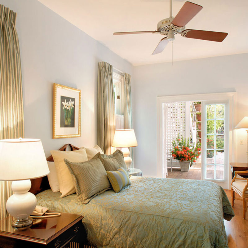 Poolside Classic Guestroom