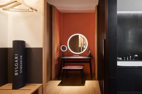 Deluxe Double Room with Two Double Beds and Skyline View