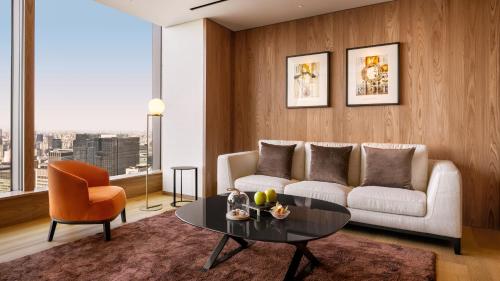 Junior King Suite with Garden View