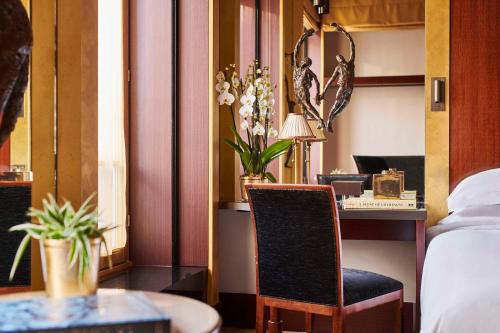 King Room with Paix View