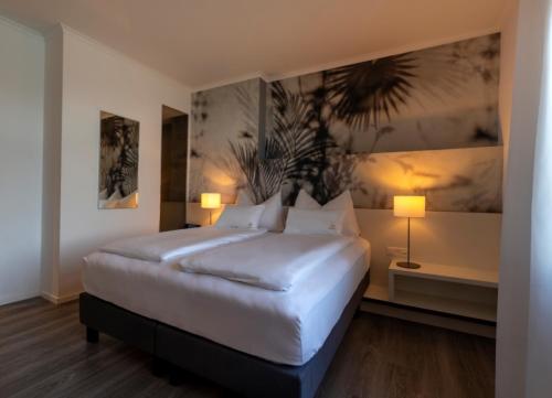 Queen Room with Lake View