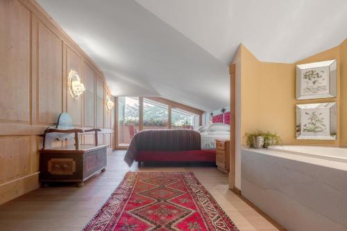 Suite with Mountain View