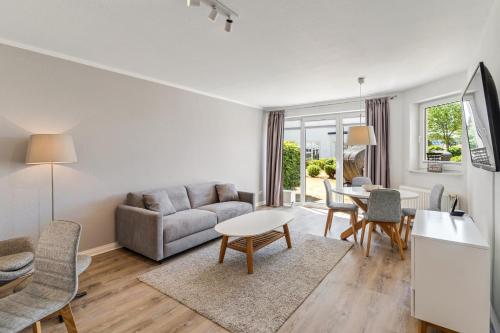 Apartment with Terrace (Annex building)