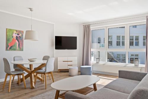 Apartment with Balcony (Annex building)