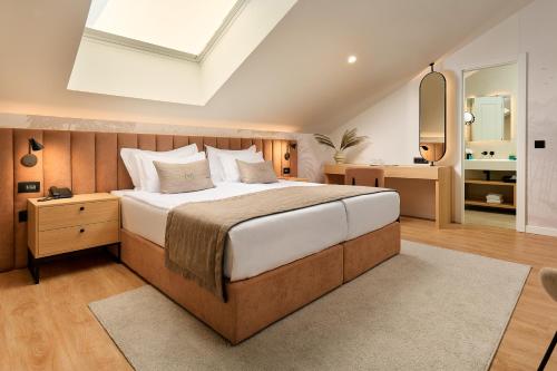 Deluxe Double or Twin Room with Skylight - Attic