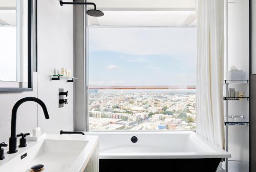 Deluxe Corner Suite with Wraparound Balcony
