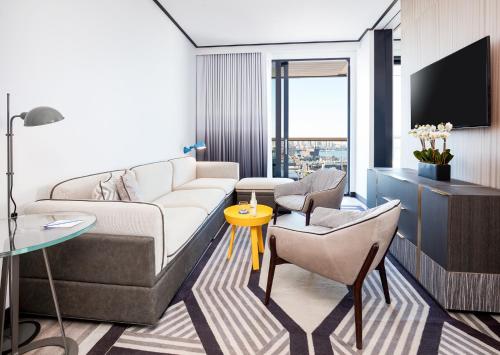 King One Bedroom Suite ADA with Balcony