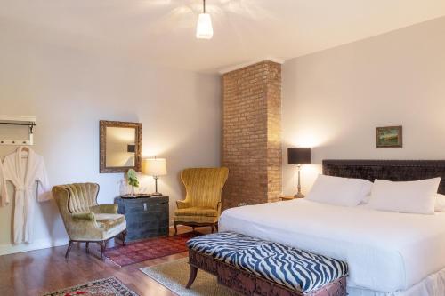 Superior King Room 