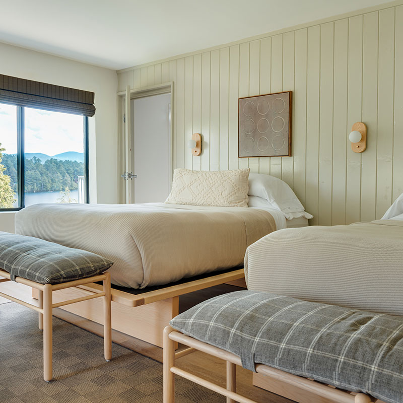 Double Queen Suite