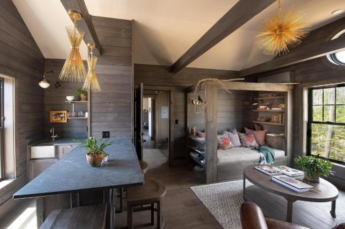 Treetop Lodge
