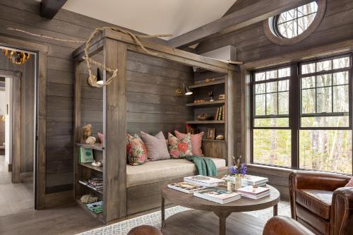 Treetop Lodge