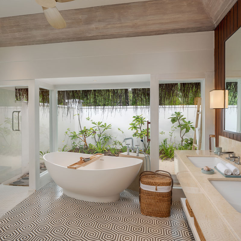 Deluxe Beach Villa with Pool