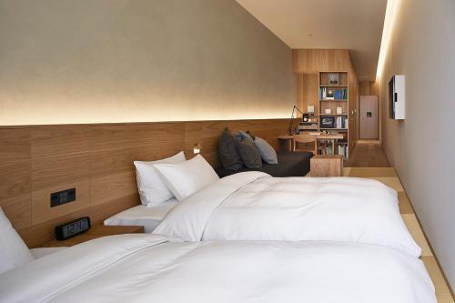 Deluxe Twin Room - Type E - Non Smoking